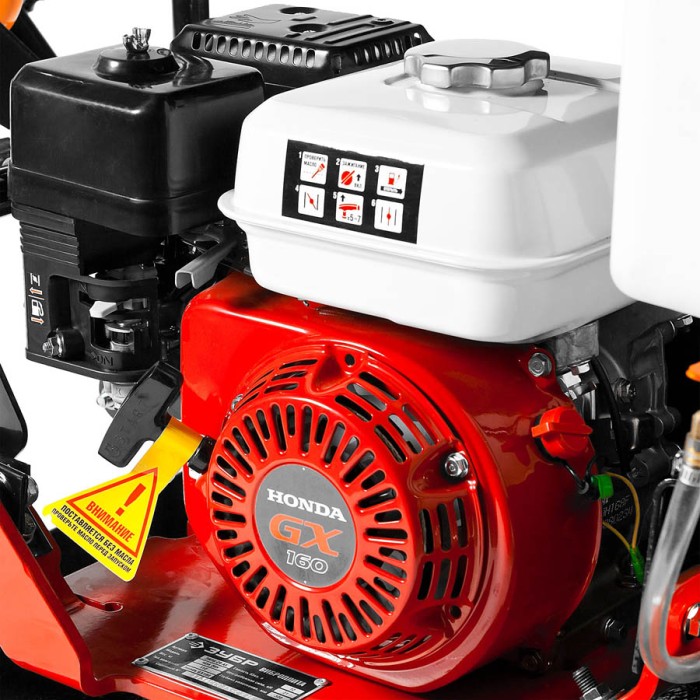 ЗУБР 20 кН, 5,5 л.с., 4000 Вт, плита бензиновая вибрационная ЗВПБ-20 АХ Профессионал