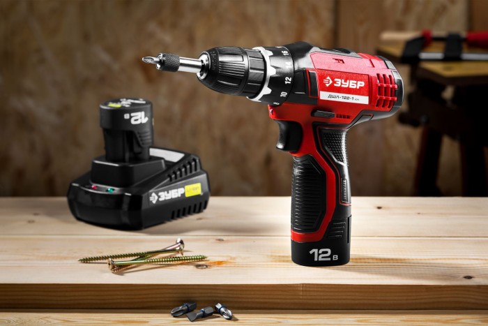 ЗУБР Li-Ion 12 В, 1,3 А*ч, кейс, дрель-шуруповерт аккумуляторная ДШЛ-122-1 КН Мастер