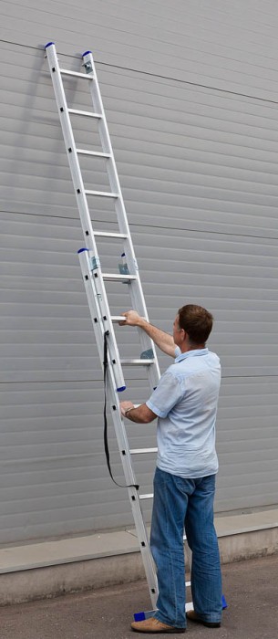 ЗУБР число ступеней  2 х 8, алюминий, максимальная нагрузка 150 кг, лестница универсальная двухсекционная 38821-08