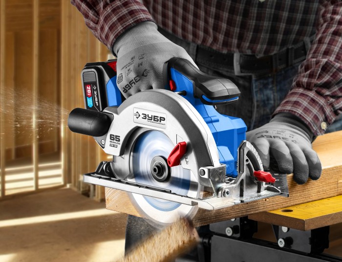 ЗУБР 20В, бесщеточная, 1 АКБ (4Ач), в коробке, пила циркулярная CPB-190-41 Профессионал